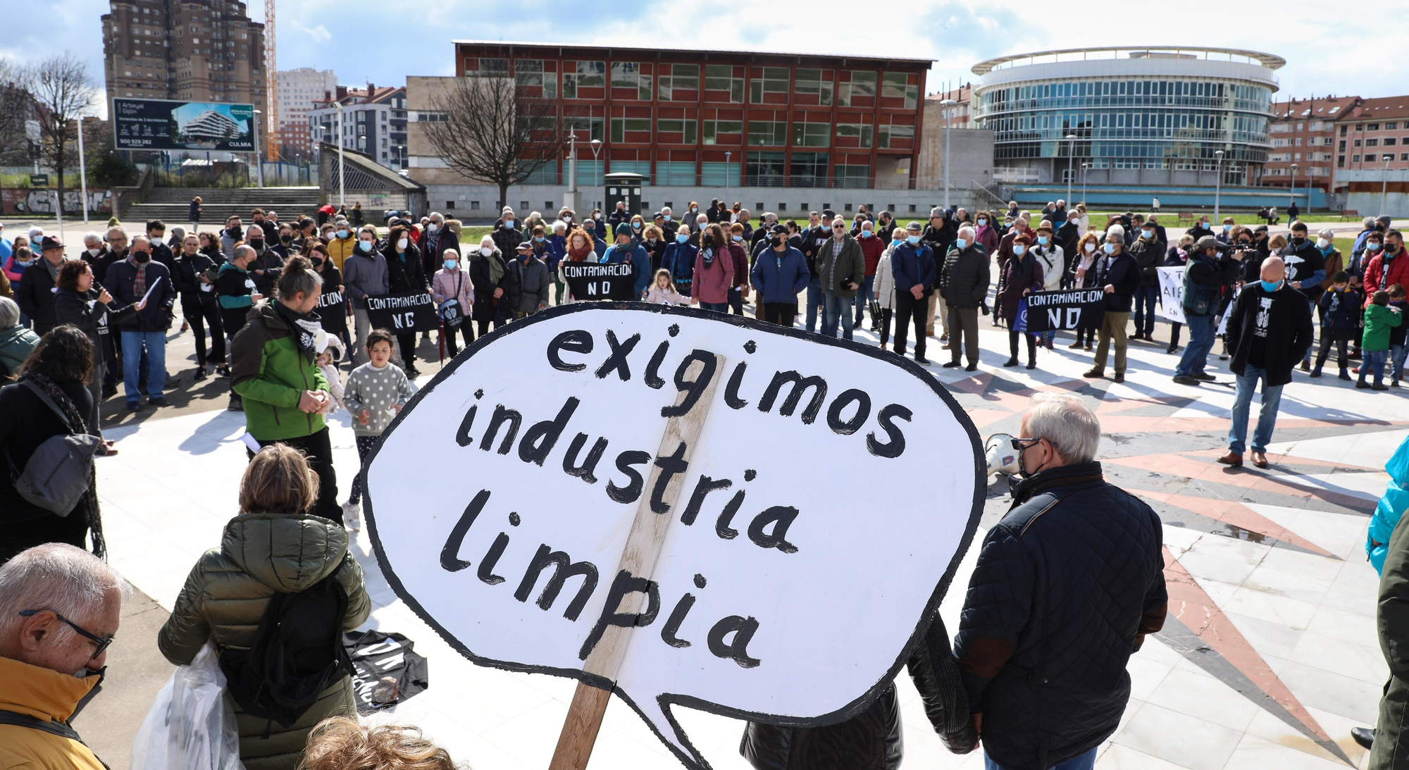 La concentración en El Arbeyal contra la contaminación en Gijón