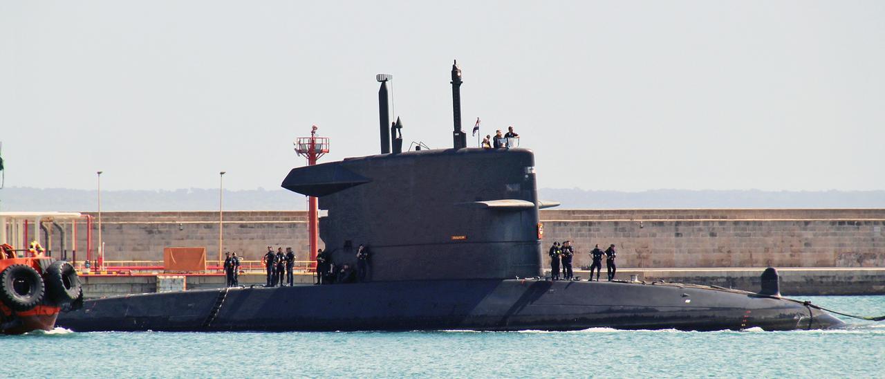 El submarino holandés &#039;Dolfijn&#039;  en el Puerto de Palma.