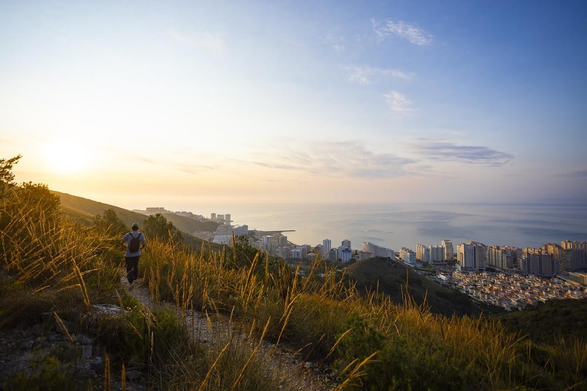 La ruta que conecta el Fort con el Faro permite contempla vistas impresionantes de la bahía y del arrozal.