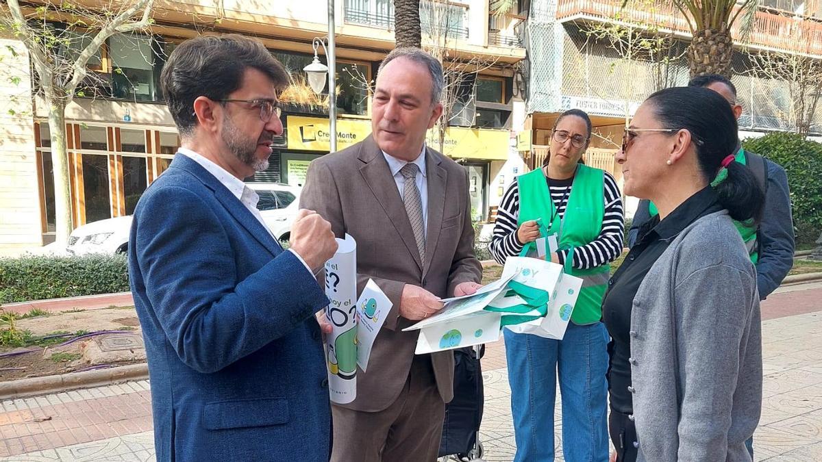 La hostelería de Alicante vuelve a volcarse con el plan de Banderas Verdes para el reciclaje de vidrio