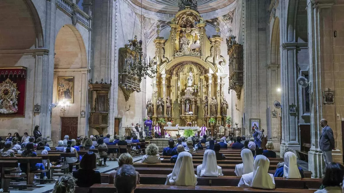 Misa en Mallorca por las víctimas de la DANA en Valencia: "Todavía se me pone la piel de gallina"