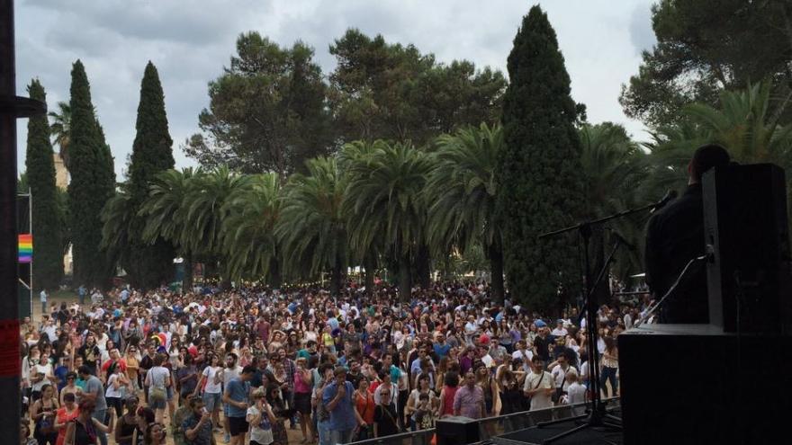 &#039;Los Palomos&#039; toman las calles de Badajoz en defensa de la diversidad sexual