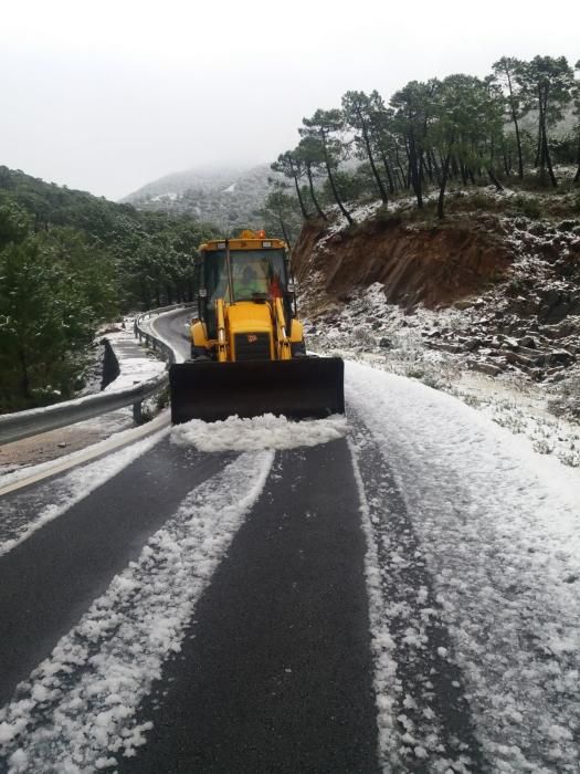 Comienza 2018 con nieve en el interior de Málaga