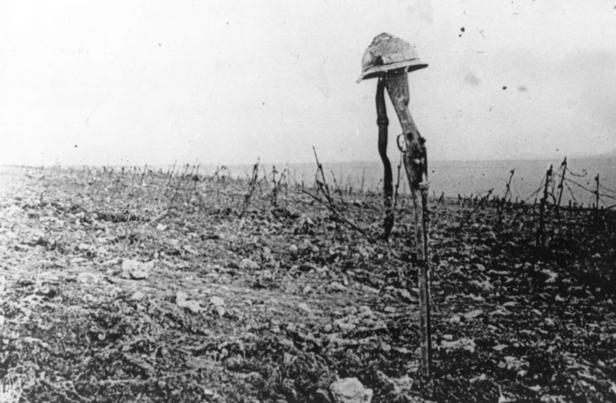 Tumba de soldado francés caído en Verdún (1916)