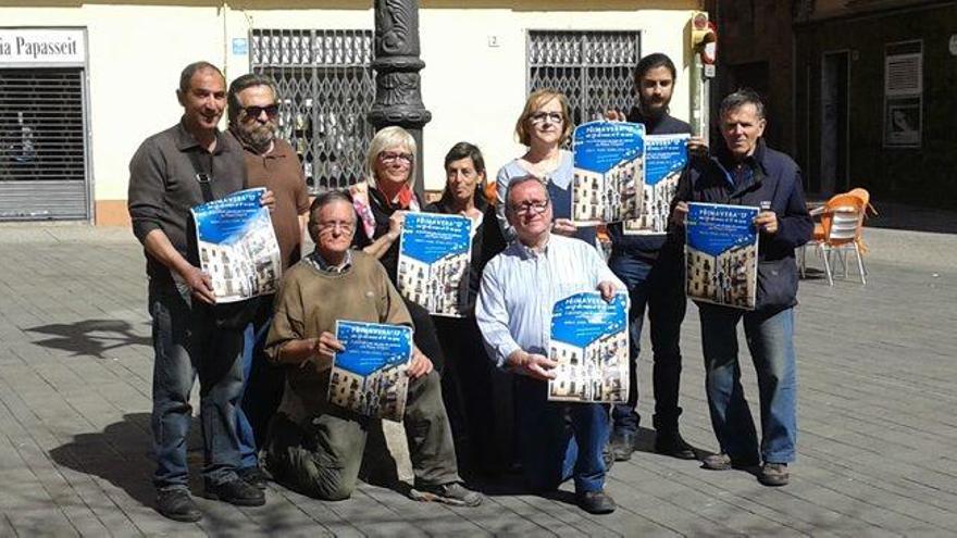 Veïns i botiguers de la plaça Gispert organitzen la primera Fira de Primavera