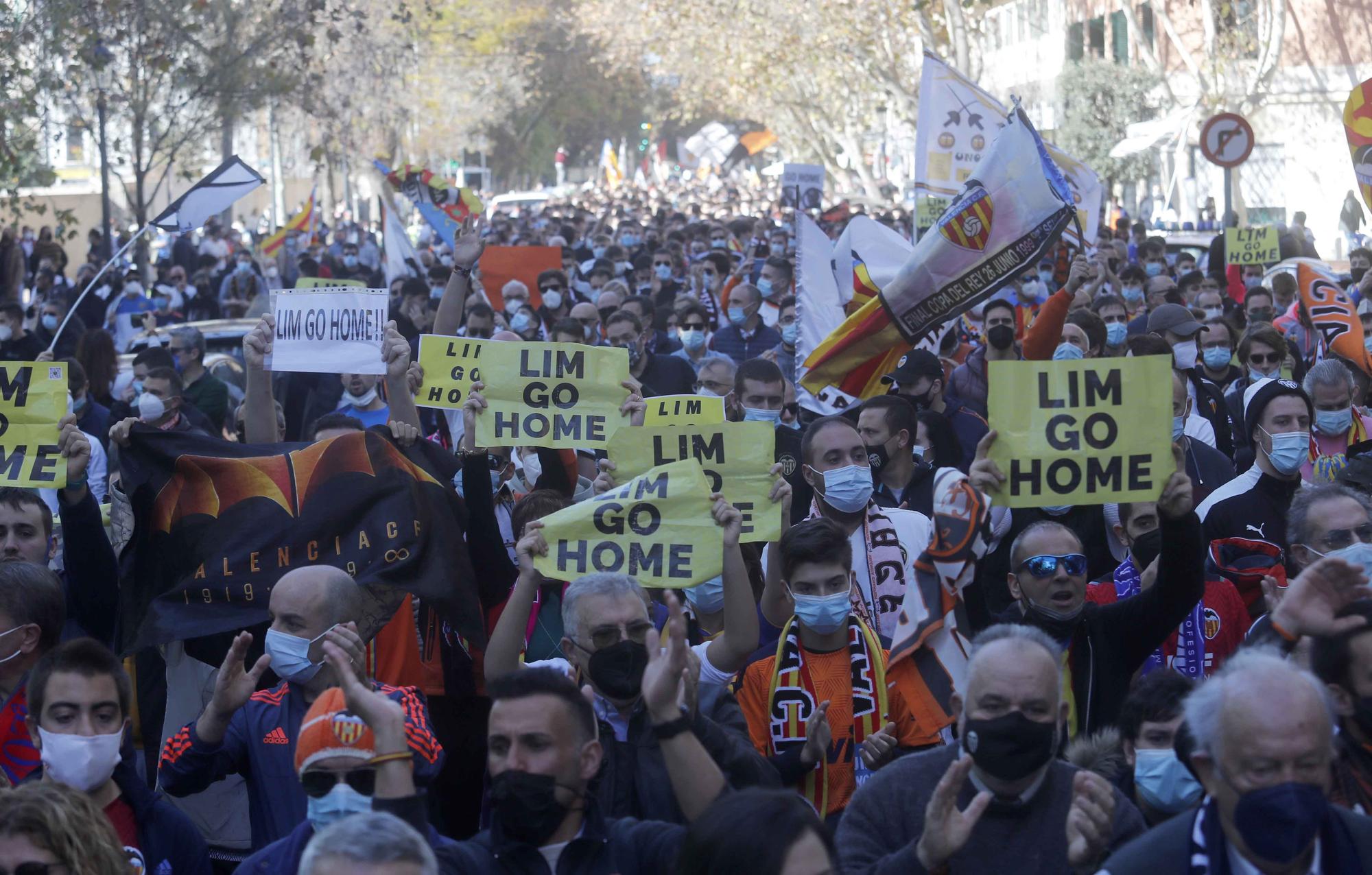 Manifestación contra Peter Lim - Levante-EMV