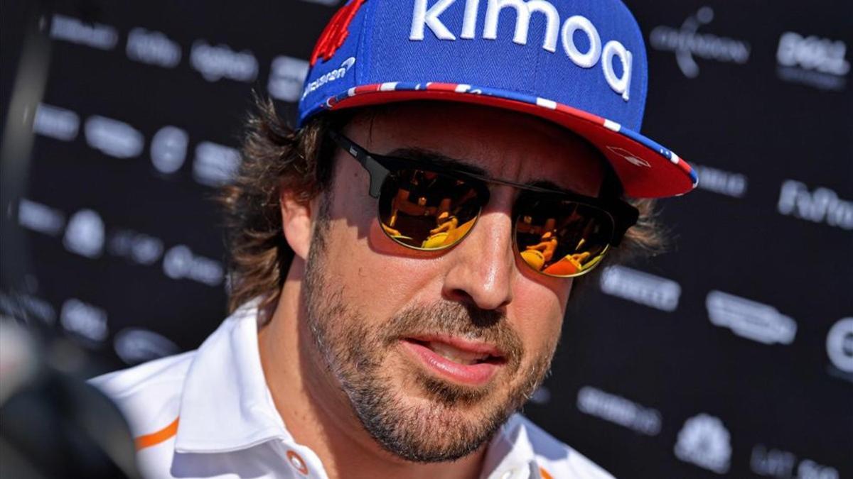 Alonso atendió a los medios en Silverstone