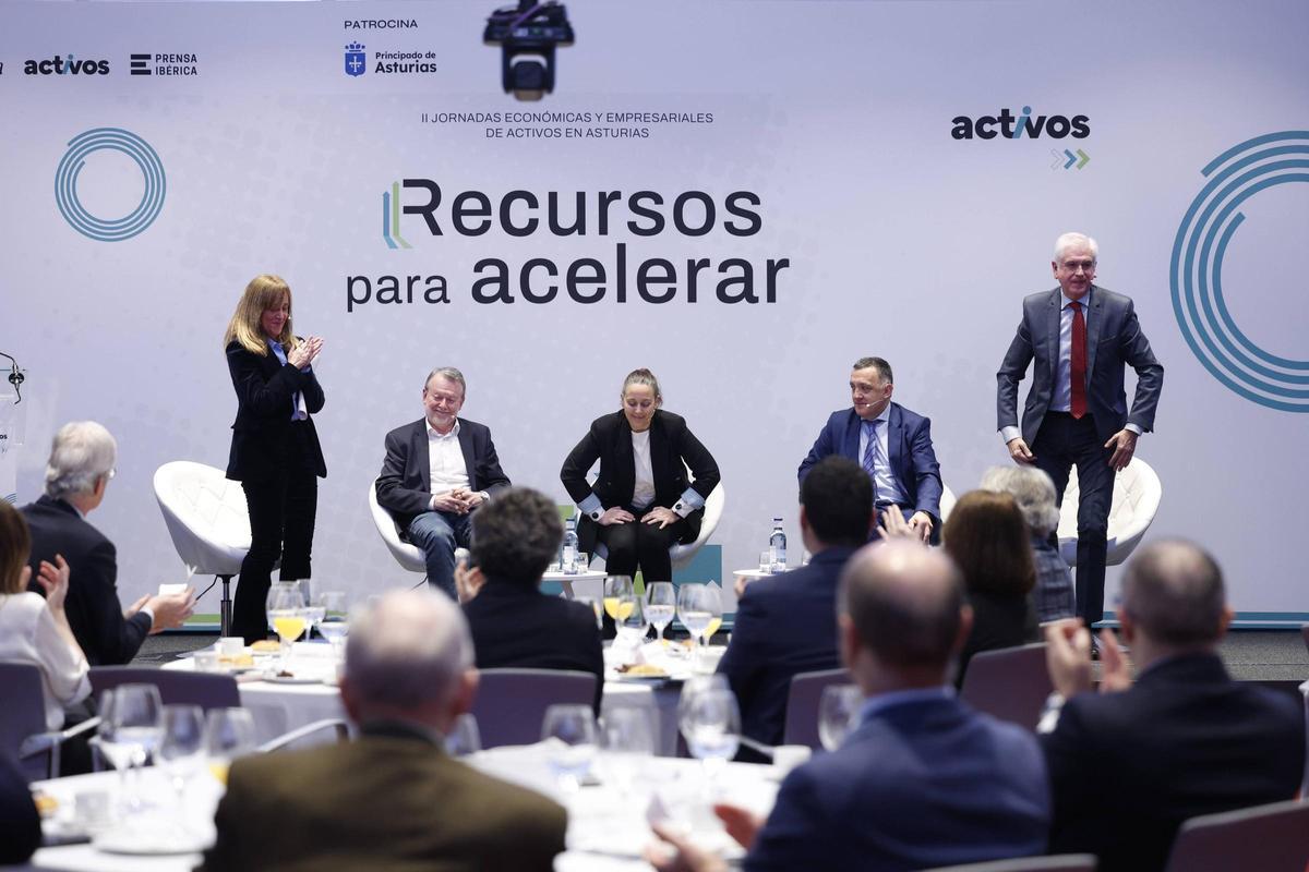 Por la izquierda, Amor Domínguez, Marcelino Cortina, Jimena Pascual, Pablo Hernández y Jesús Pérez.