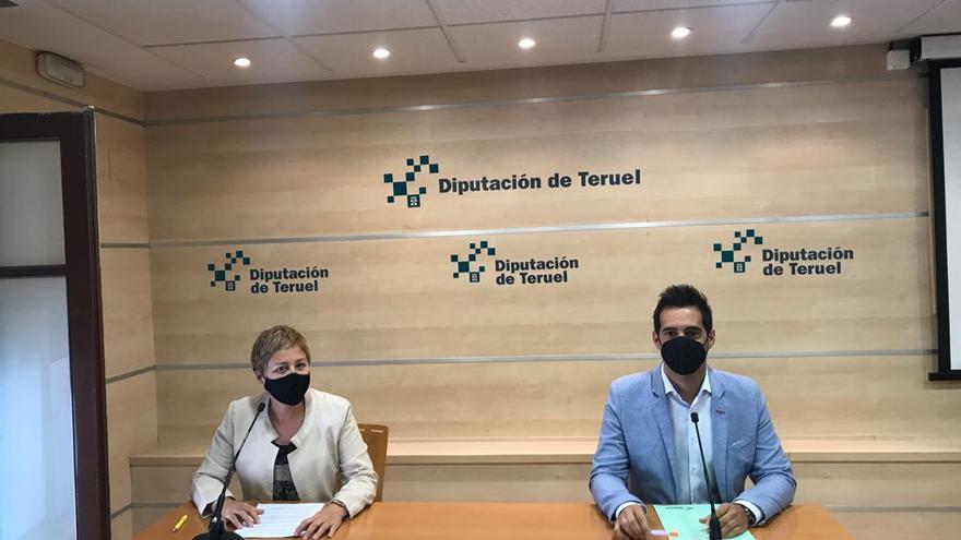 Rueda de prensa de la diputada del PAR Berta Zapater y el diputado de Cs, Ramón Fuertes.