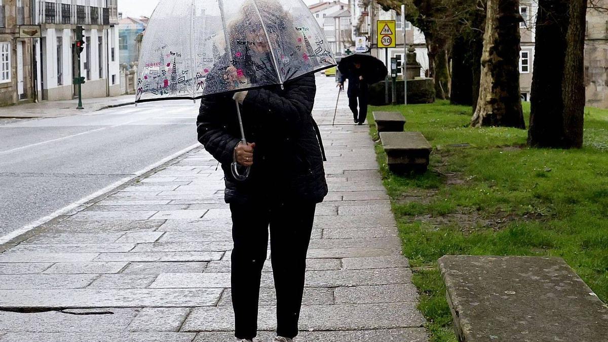 Un nuevo frente atlántico trae este sábado más lluvia y más frío a Santiago