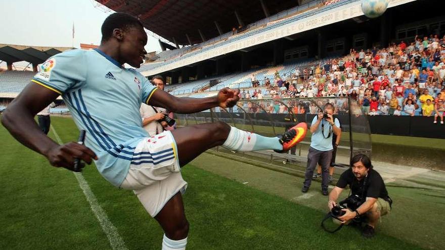 Pione Sisto, uno de los fichajes estrella de este verano, en su presentación.