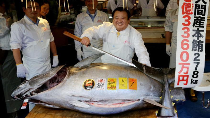 Un atún de 278 kilos alcanza los 2,7 millones de euros en la primera subasta del año en Tokio