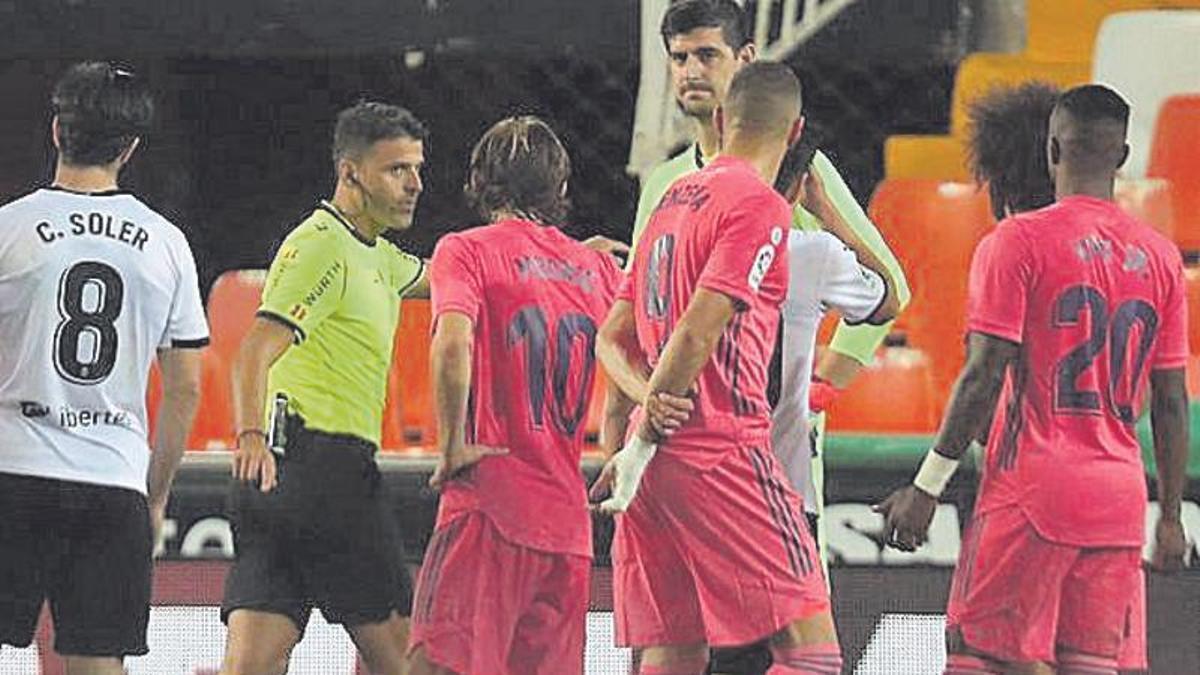 Gil Manzano, en el Valencia-Real Madrid de la pasada temporada.