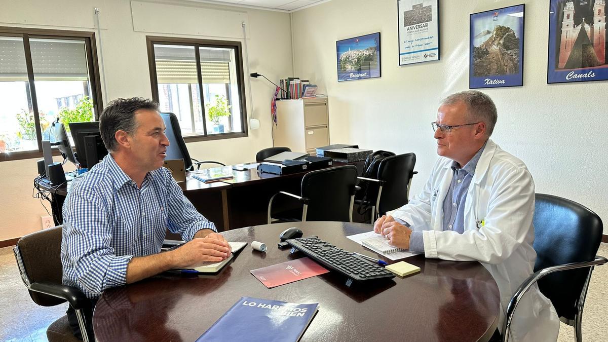 El portavoz Rafa Soriano se reúne con Juan Manuel Campos, gerente del Departament de Salud Xàtiva-Ontinyent,