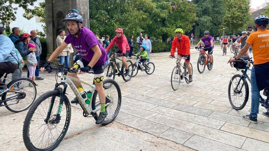 Las bicis piden paso en Santiago a la espera de más carriles