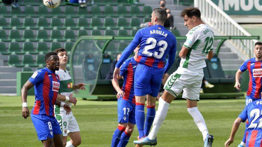 Josan y John, únicos supervivientes del último Elche-Eibar