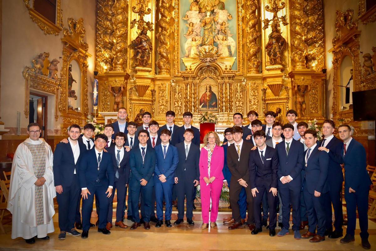 Misa en la Parroquia de la Asunción de Nuestra Señora con motivo de la festividad de la Virgen del Rosario.