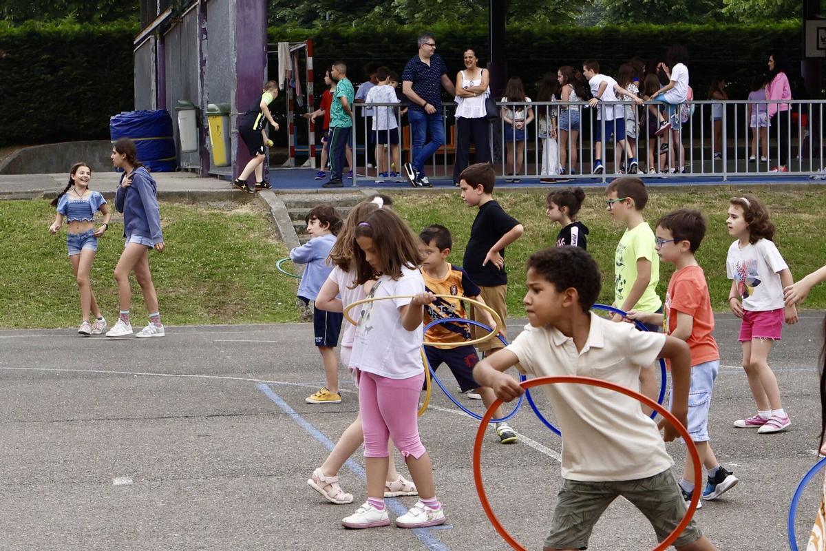 Alumnos en el colegio Montevil.