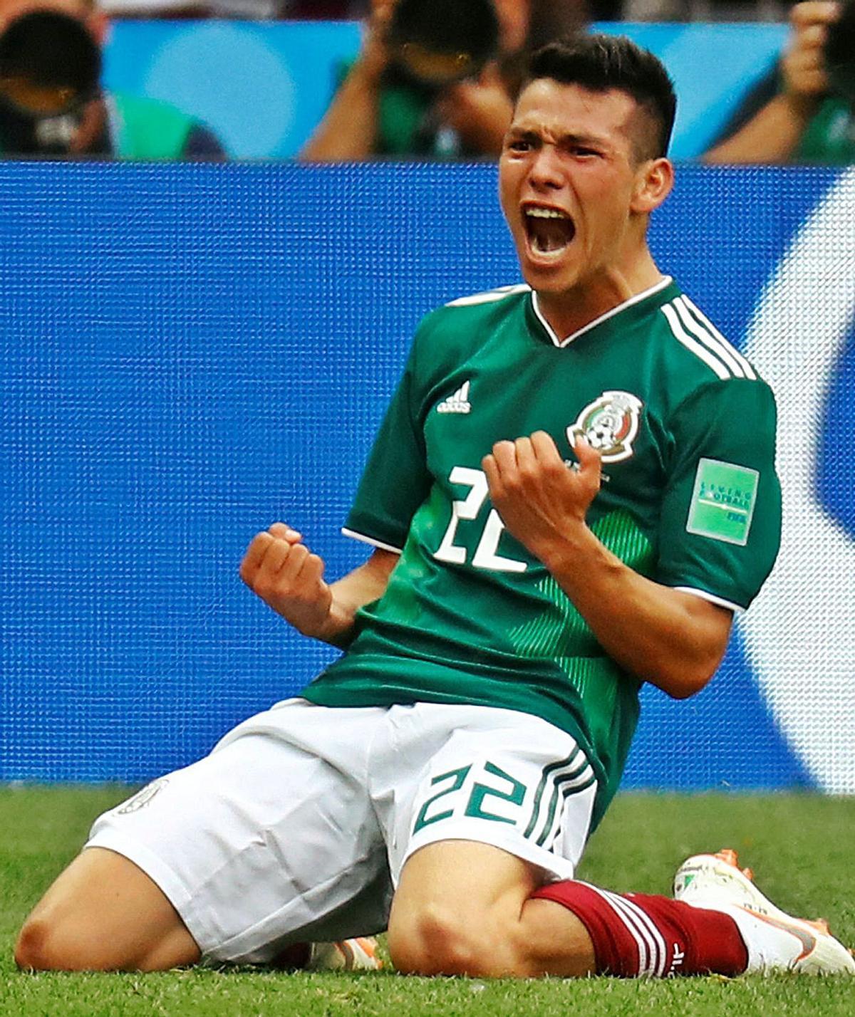 Lozano celebra un gol con México. | Efe