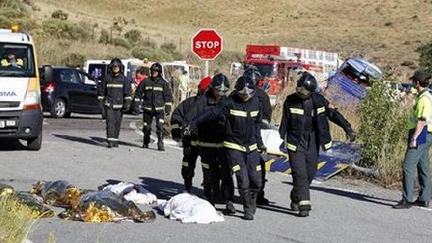 Se elevan a nueve los muertos en el accidente de autocar en Ávila