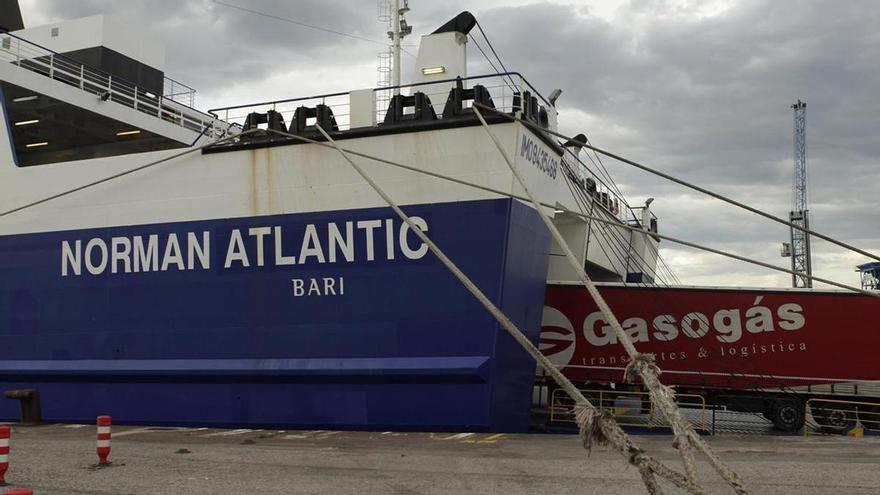 El Puerto de Gijón &quot;inicia contactos&quot; en Nantes para reactivar la autopista del mar