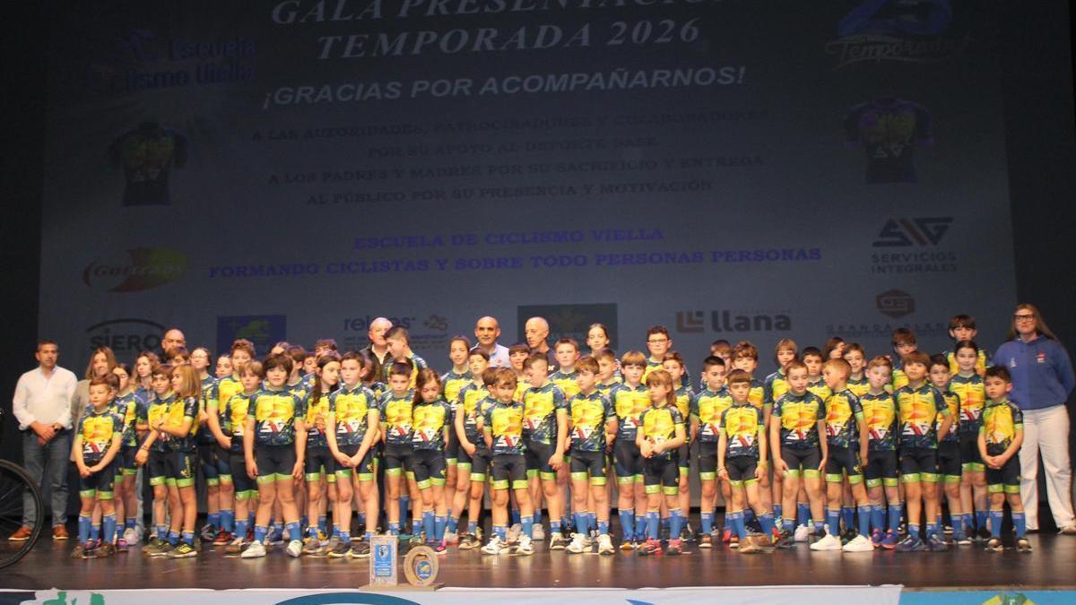 La Escuela de Ciclismo Viella presenta la temporada: "Estamos felices y orgullosos, con ilusión y ganas de trabajar"