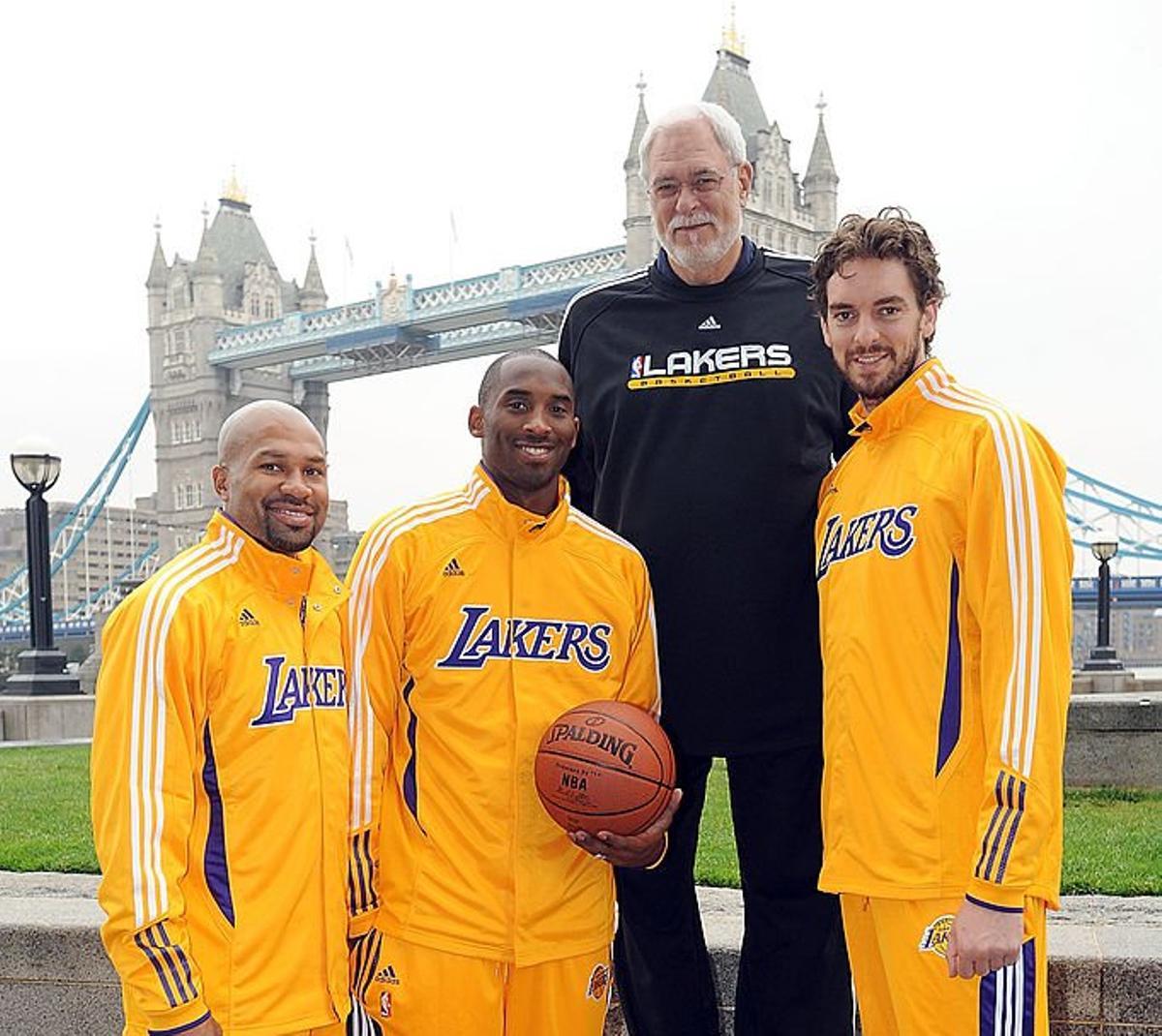 Pau Gasol, Derek Fisher, Kobe Bryant y Phil Jackson, en Londres