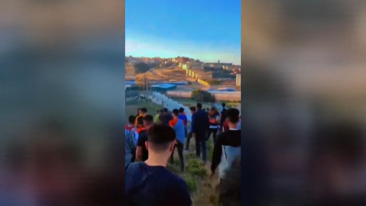 'Haraga': el fenómeno en redes sociales que incita a jóvenes marroquíes a cruzar a nado la frontera hacia Ceuta