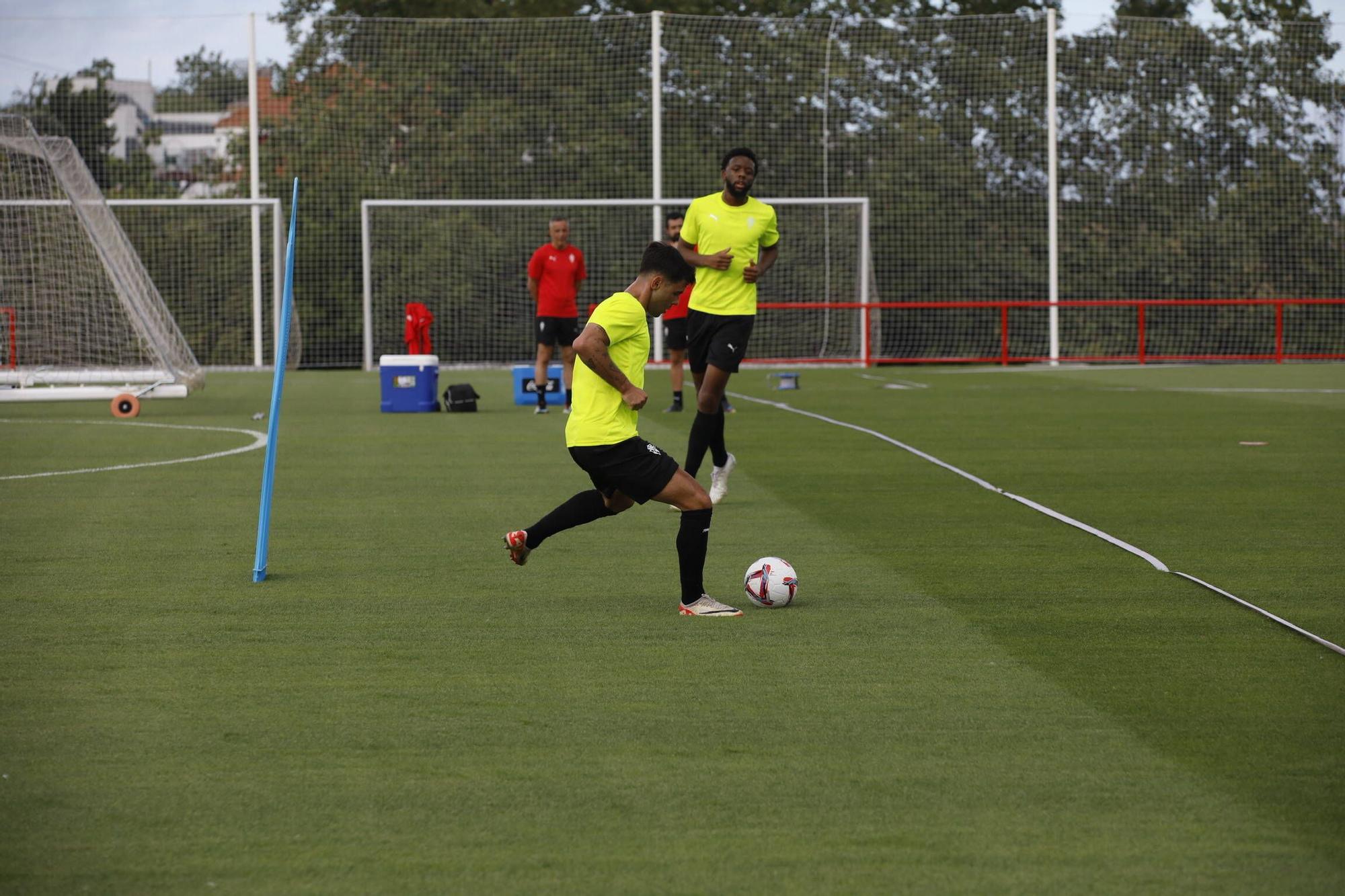 Así fue el primer entrenamiento de la era Albés en el Sporting (en imágenes)