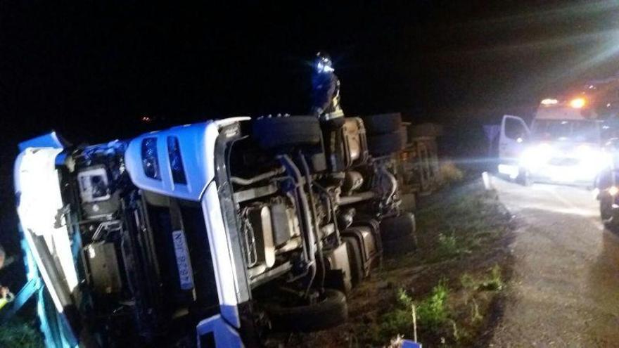 Dos heridos en un accidente de tráfico en la A-127 a la altura de Tauste