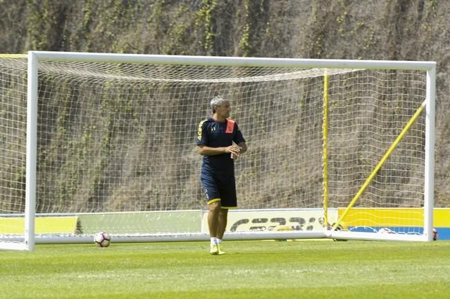 ENTRENAMIENTO DE LA UD LAS PALMAS Y ENTREVISTGA ...