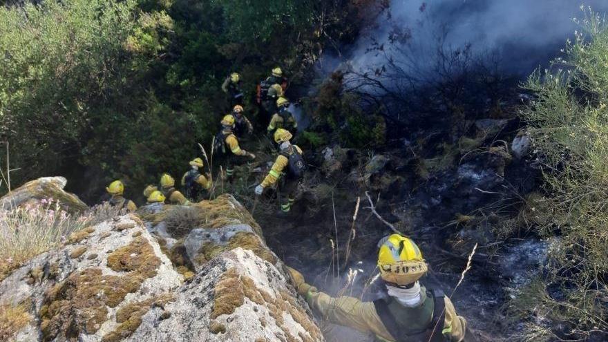 Extremadura se une a las labores de extinción del incendio forestal en Ávila