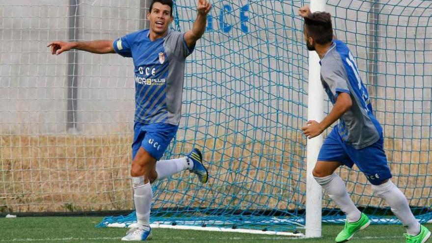 Javi Ballesteros celebra su primer gol en Liga con el GCE Villaralbo, tanto que dio el triunfo ayer a su equipo.