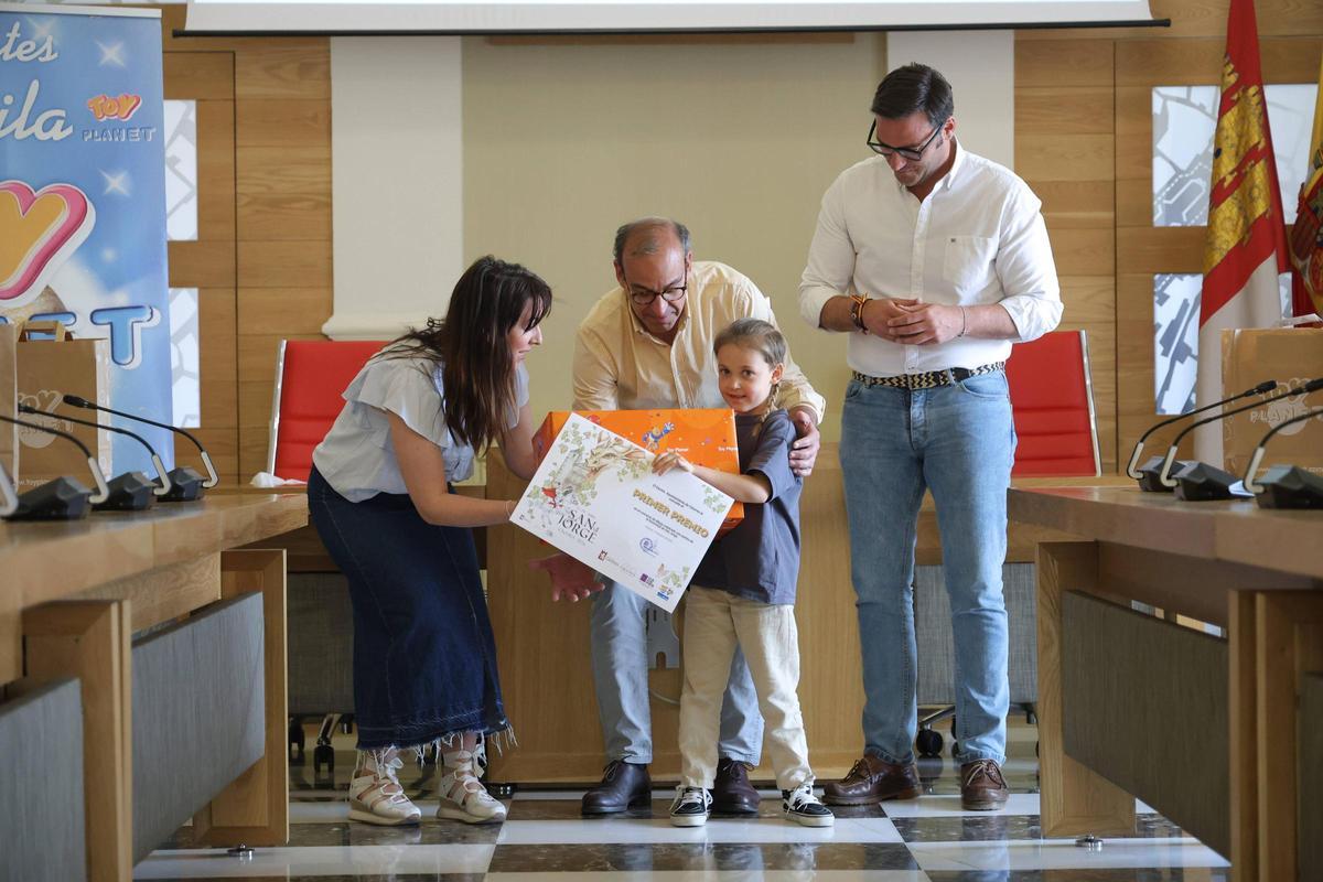 Galería | San Jorge, protagonista del concurso de dibujo infantil del Ayuntamiento Galería | San Jorge, protagonista del concurso de dibujo infantil del Ayuntamiento