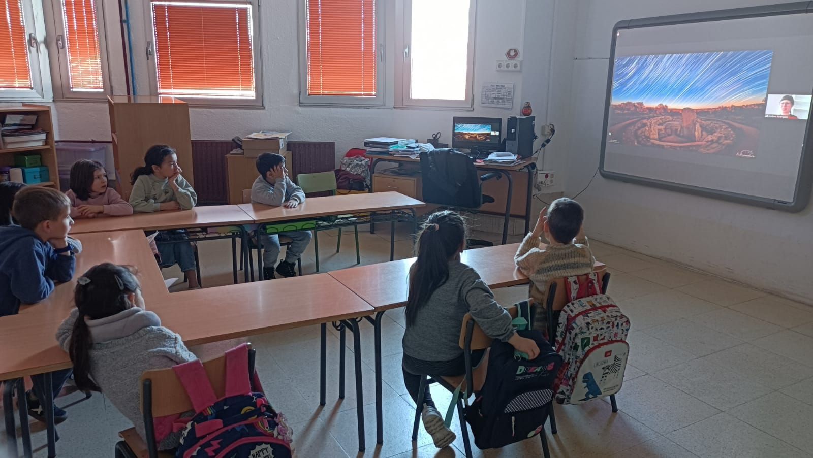 11 F: "A ciencia si é cousa de mulleres"