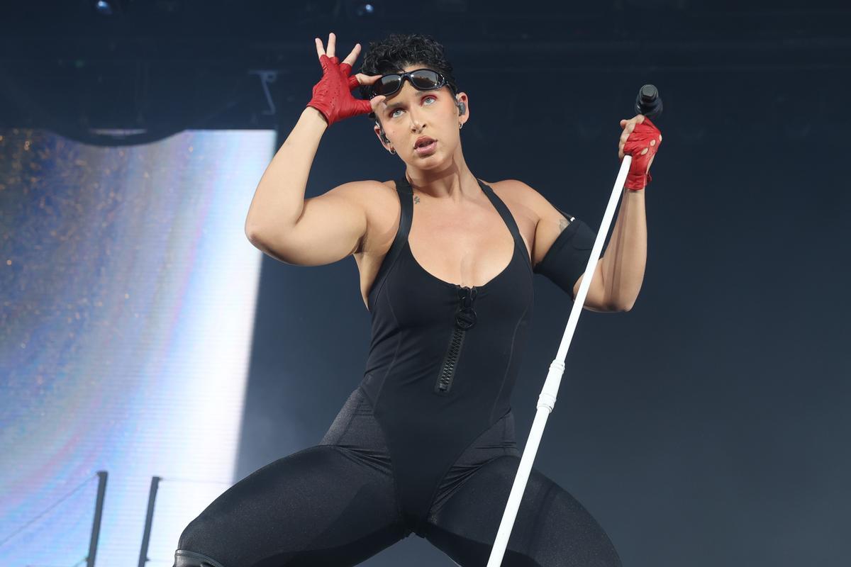 La cantante argentina Nathy Peluso, durante su actuación.