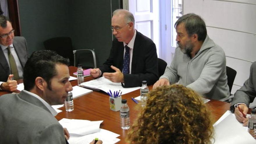 Un momento de la junta de portavoces celebrada ayer para dar a conocer el recurso municipal.