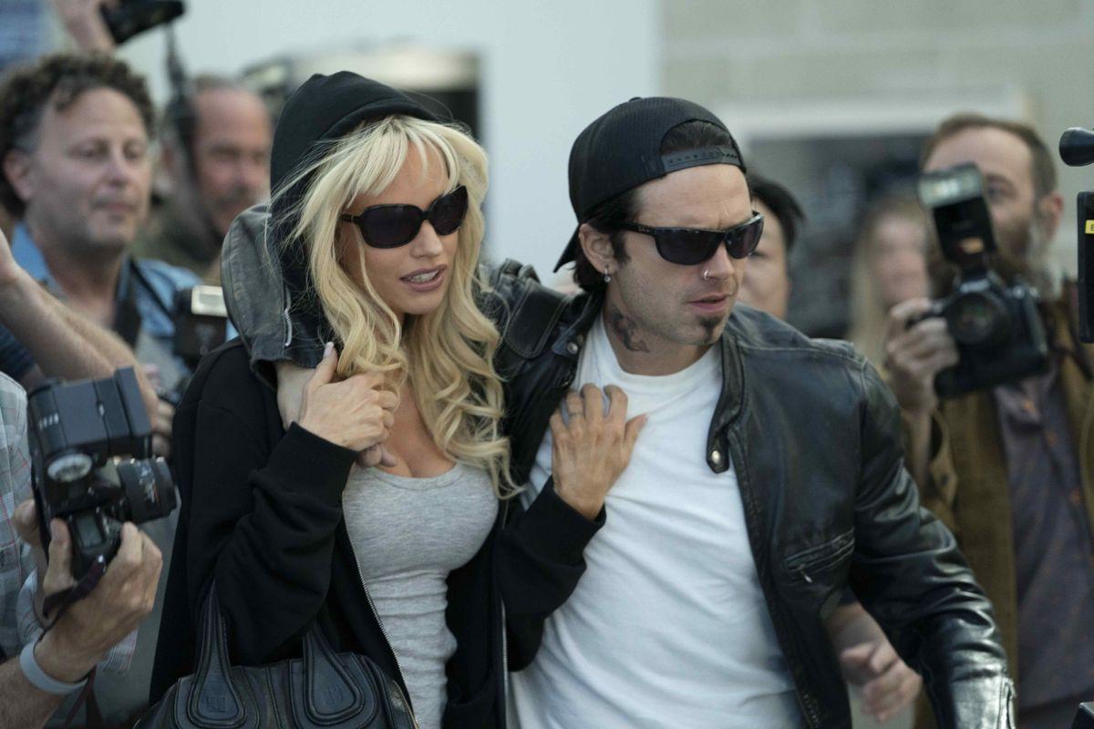 Lily James y Sebastian Stan como Pamela Anderson y Tommy Lee.