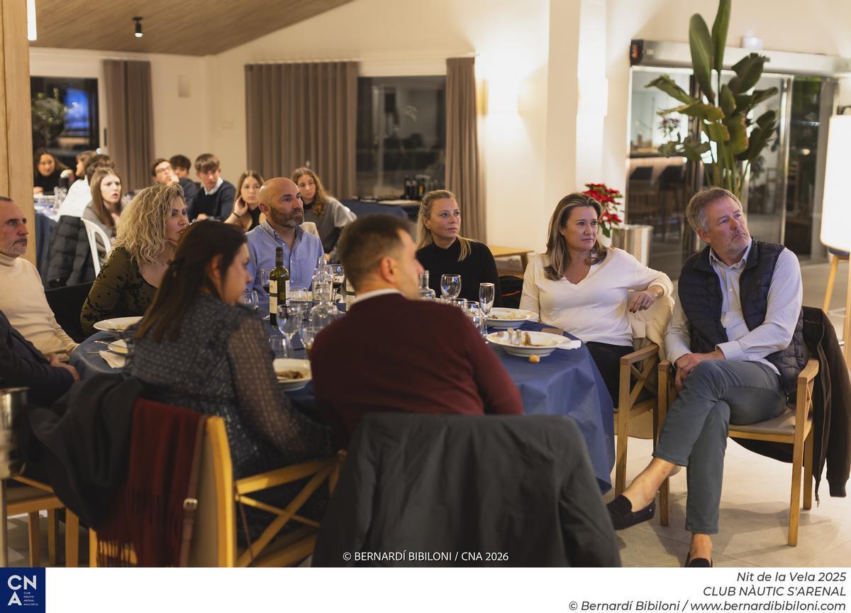 Imagen de la cena en el restaurante del club.