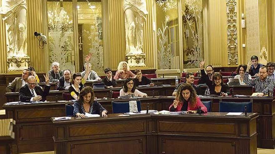 El Parlament eligió en diciembre a Far como director de la Oficina Anticorrupción con los únicos votos del Pacto.