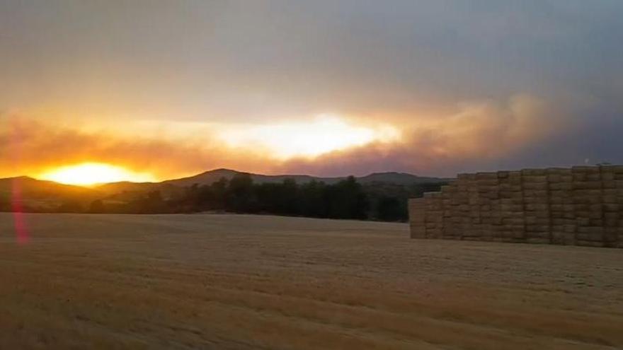 El incendio de Las Peñas de Riglos sigue sin control.