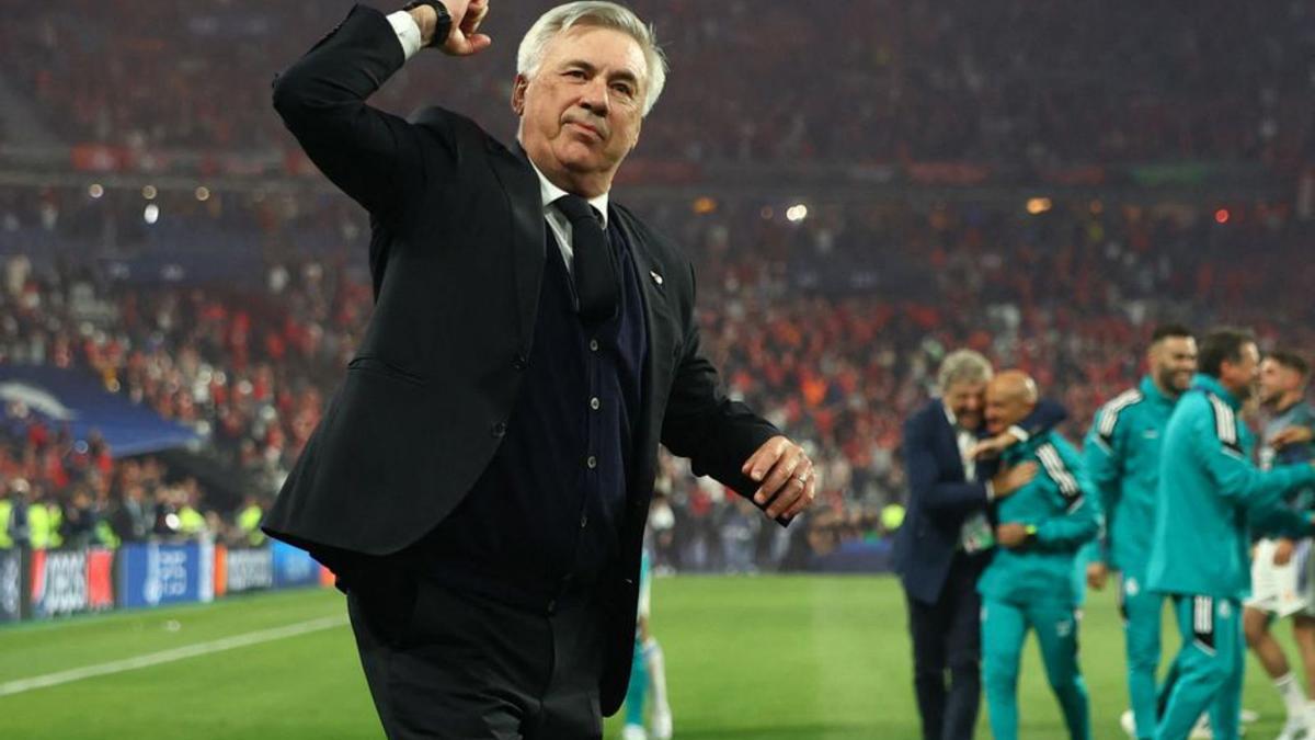 Ancelotti celebra la victoria en el estadio parisino. |  // REUTERS