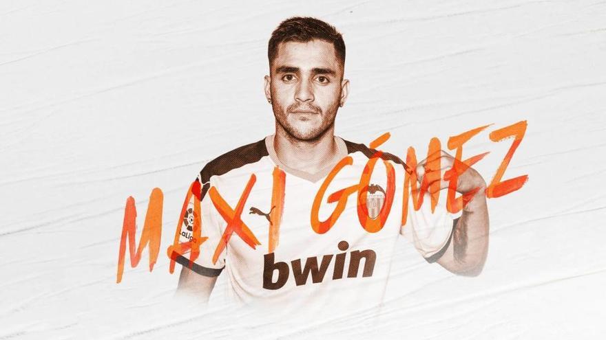 Maxi Gómez, con la camiseta del Valencia. // Valencia CF