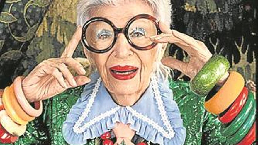 Iris Apfel se convierte en la muñeca Barbie