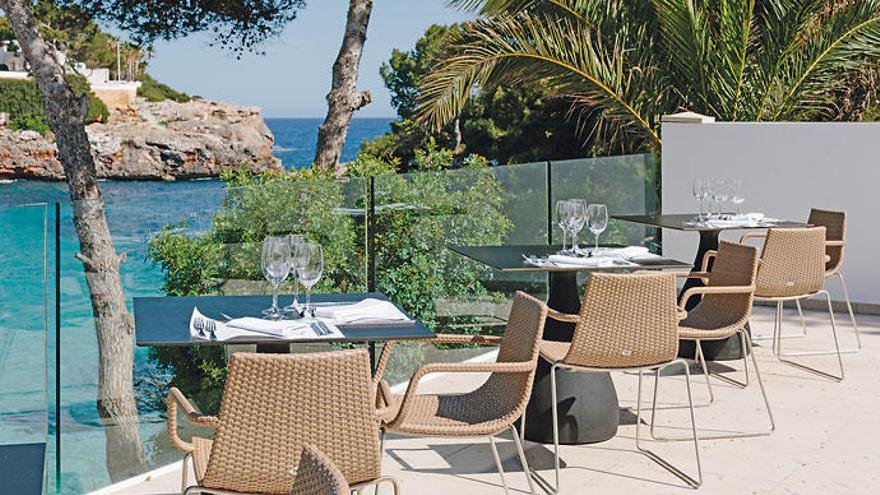 Wichtig bei den Alua-Hotels: direkte Meernähe, so wie hier beim Restaurant des AluaSoul Mallorca Resort in Cala d´Or.