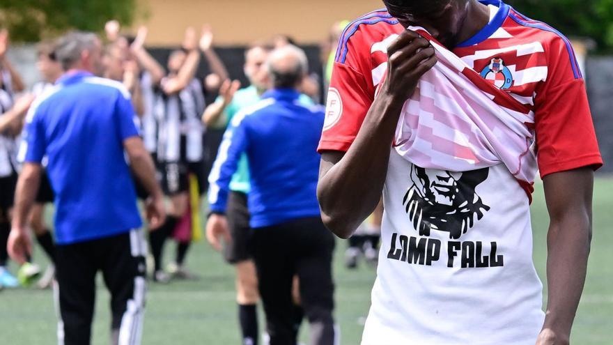 Diassy se lamenta de la derrota y el descenso al término del encuentro.   | ÁREA 11