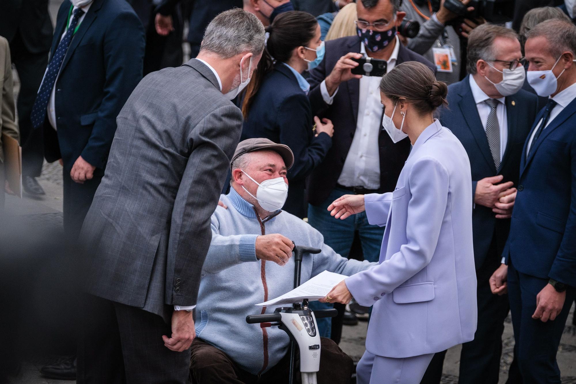 Visita del Rey y los presidentes de las comunidades a La Palma al acto de homenaje a los palmeros