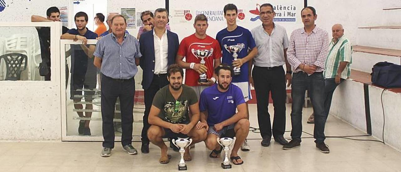 El trío logra un triunfo estéril en el Trofeu Safor ante Waldo y Sidhamed ya finalistas