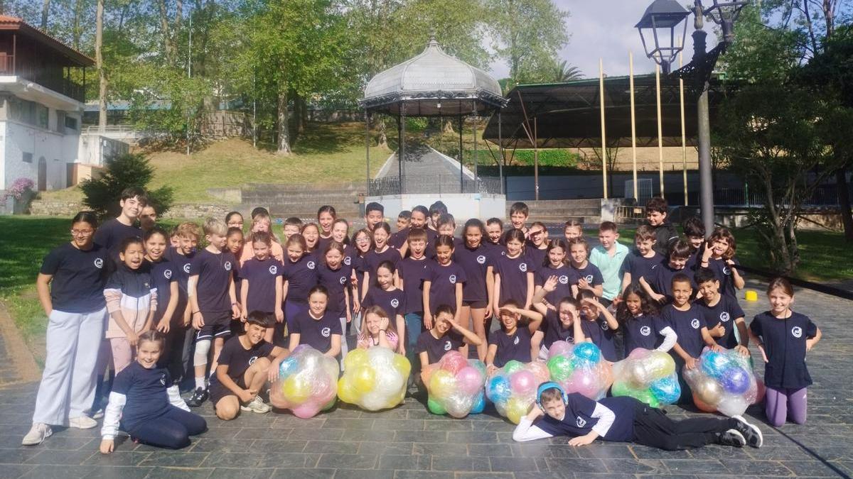 Así fue la jornada de Educación Física en la Calle del colegio Bernardo Gurdiel de Grado