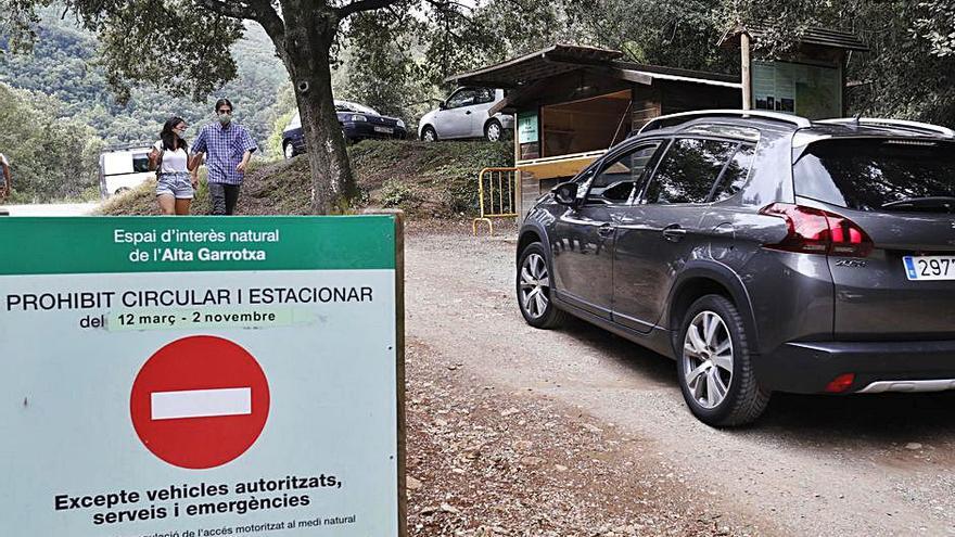 Control a l’accés de la zona natural. | ANIOL RESCLOSA Control a l’accés de la zona natural. | ANIOL RESCLOSA